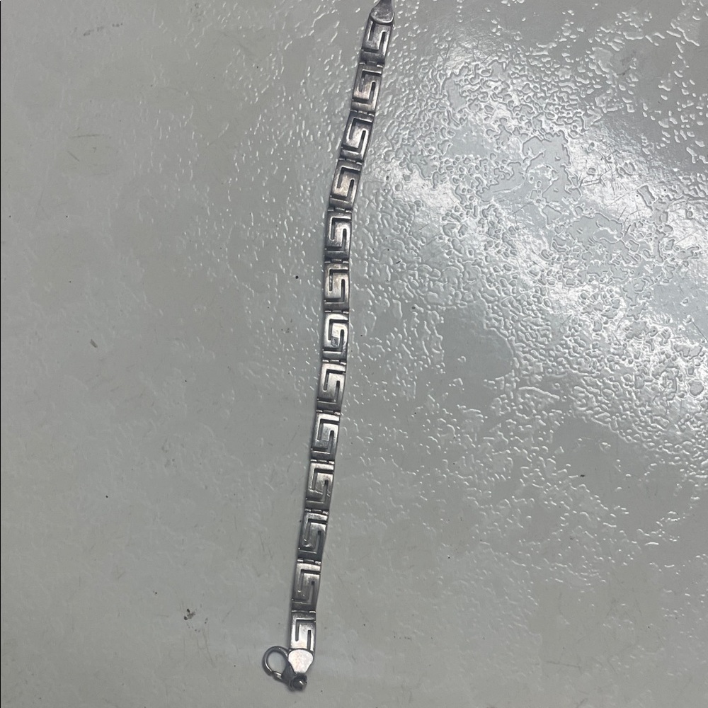 Silver Greek 925 Key Link Bracelet - see photos for measurements.
